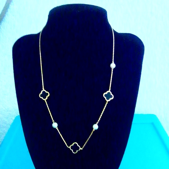 Elegant Gold and Black Clover Necklace